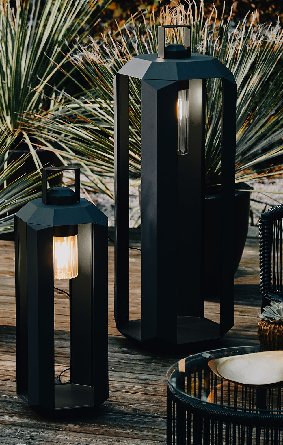 Cube Outdoor Floor Lamp
