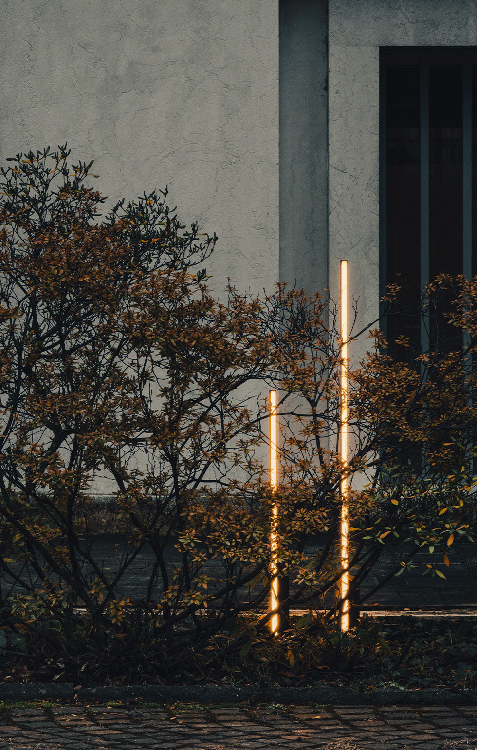 Fly Outdoor Floor Lamp