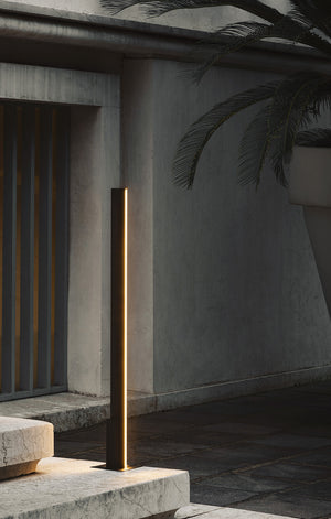 Fly Outdoor Floor Lamp