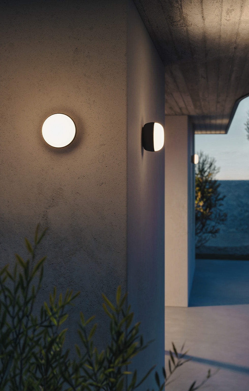 Kiki Bud Outdoor Wall Light