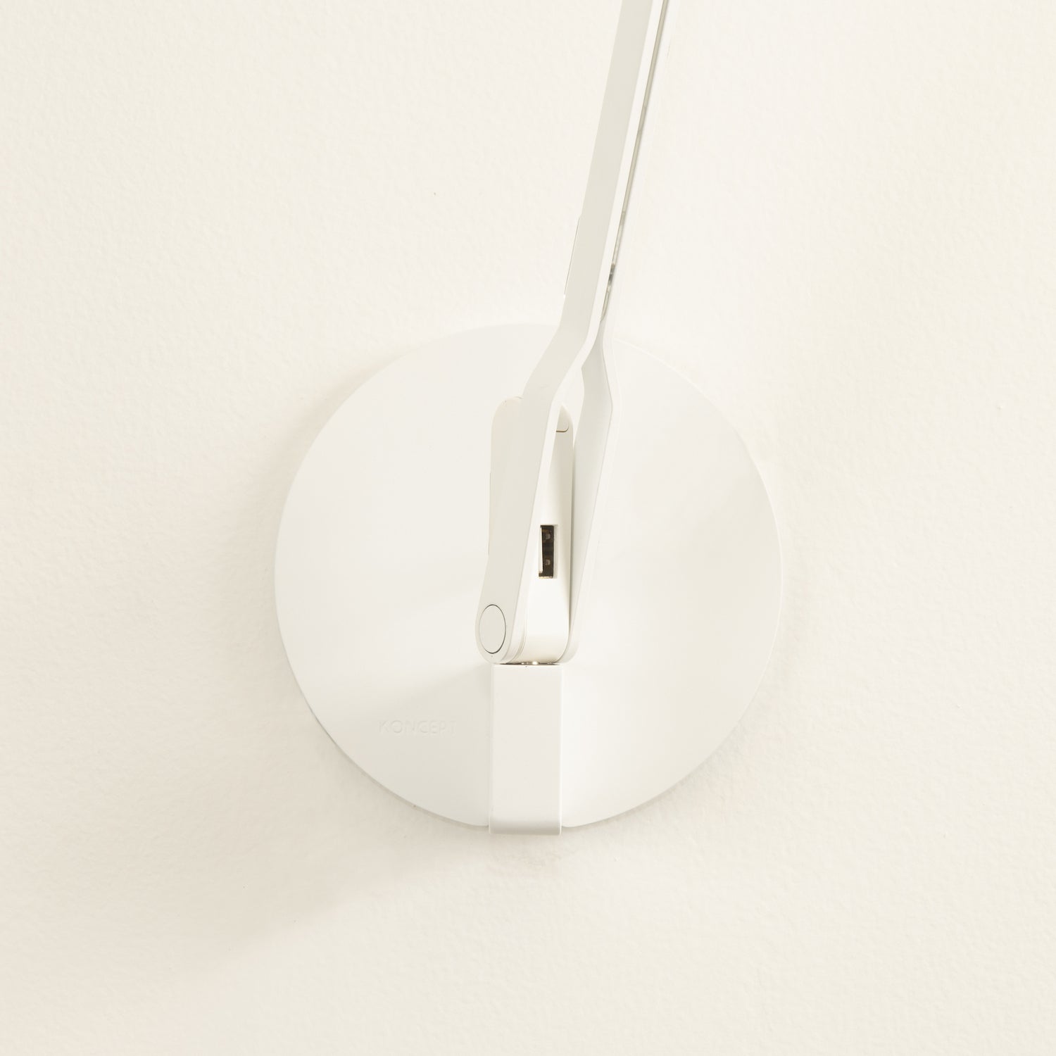 Koncept - SPY-W-MWT-USB-HWS - LED Desk Lamp - Splitty - Matte White