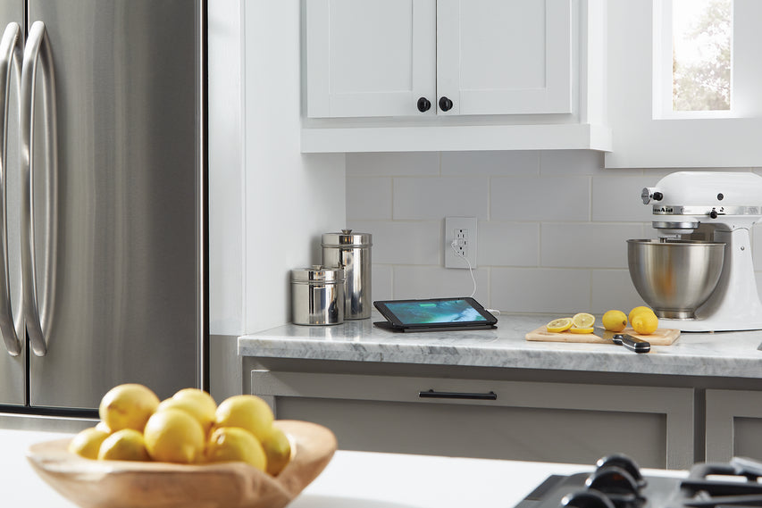 Legrand - 1597TRUSBACW - Tamper-Resistant 15A Duplex Self-Test GFCI Receptacles with SafeLock Protection, USB Type A/C White - radiant - White