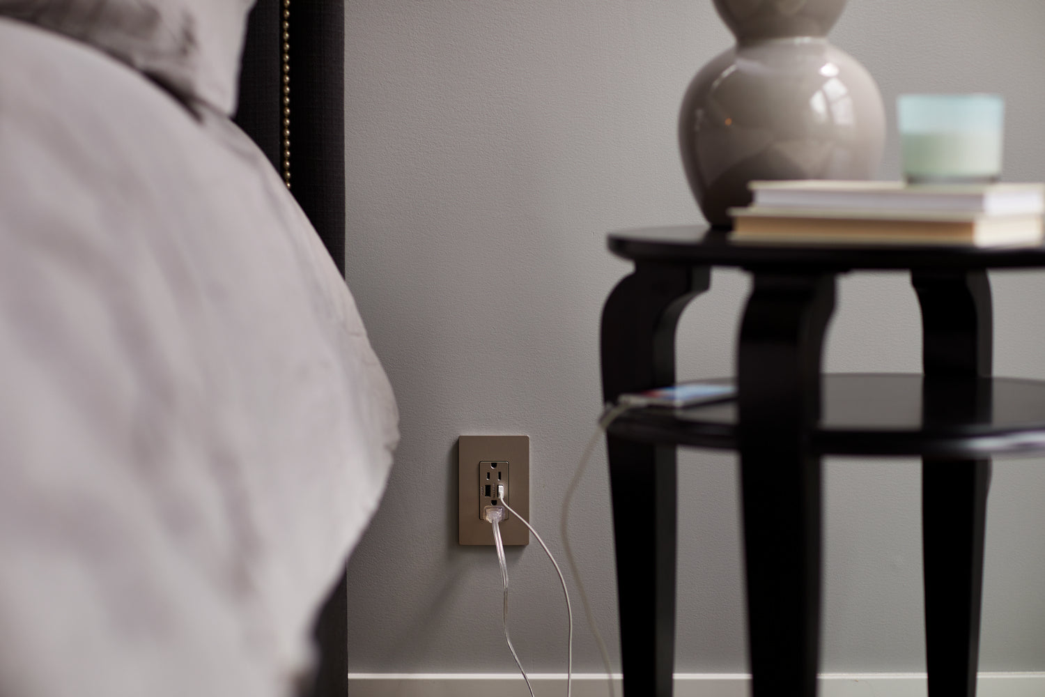 Legrand - TM826USBNICC6 - 15A Tamper-Resistant USB Outlet - radiant - Nickel