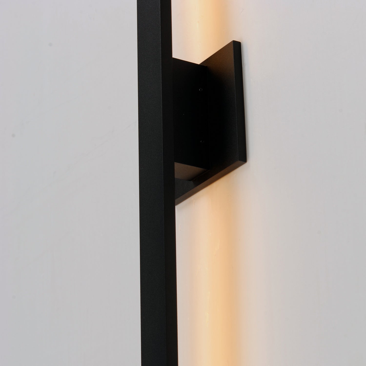 ET2 - E41344-BK - LED Outdoor Wall Sconce - Alumilux Line - Black