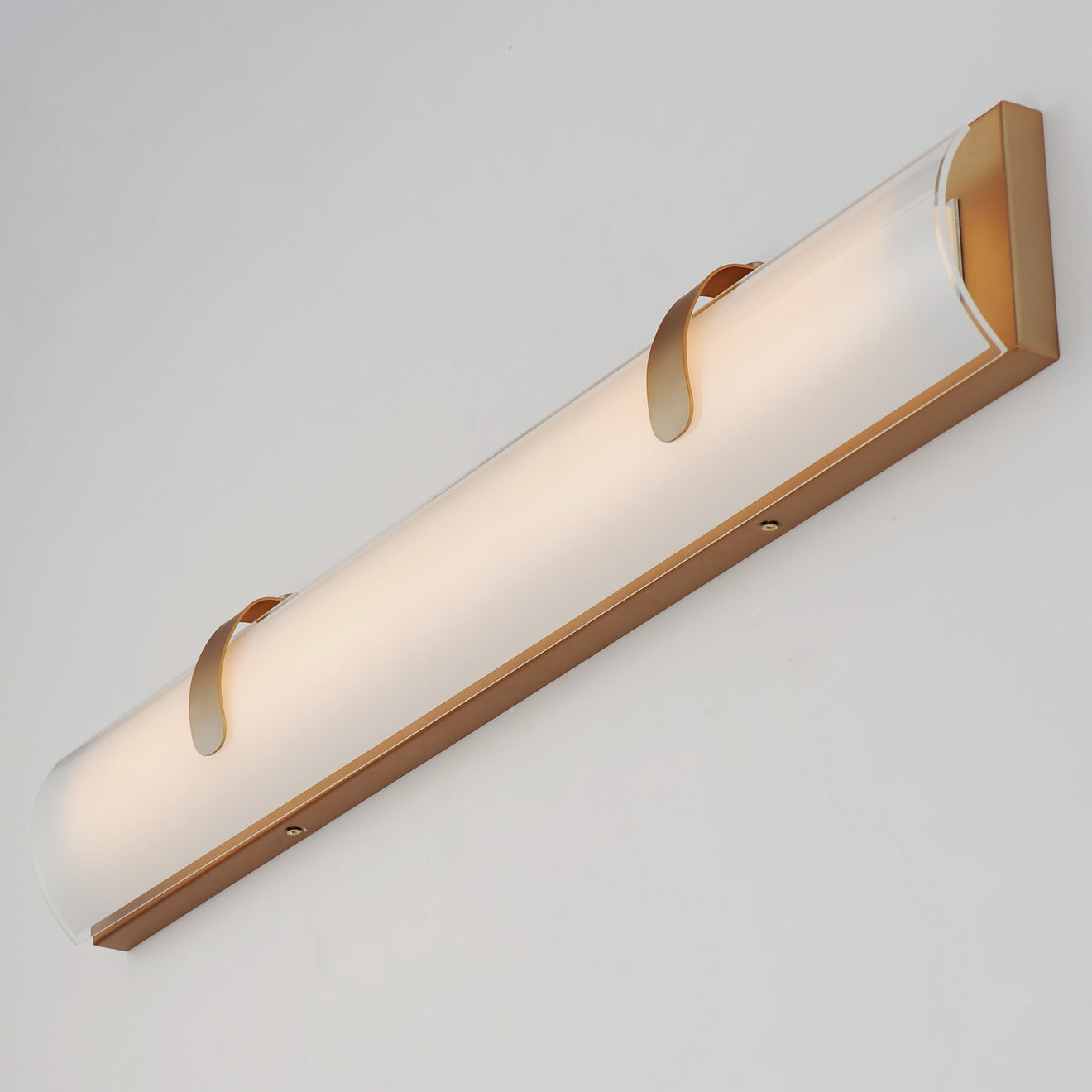 ET2 - E25135-92GLD - LED Bath Vanity - Clutch - Gold