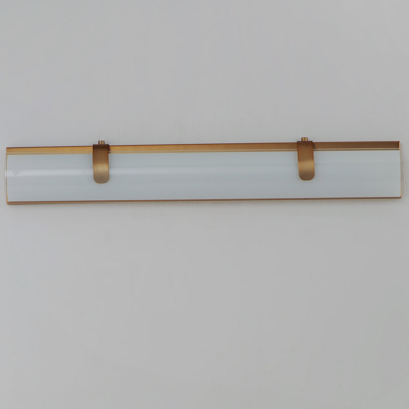 ET2 - E25135-92GLD - LED Bath Vanity - Clutch - Gold