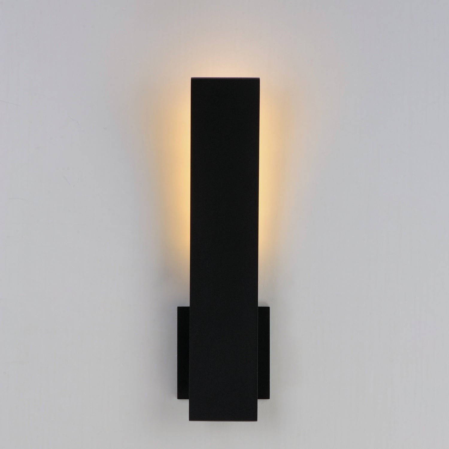 ET2 - E41307-BK - LED Outdoor Wall Sconce - Alumilux Prime - Black