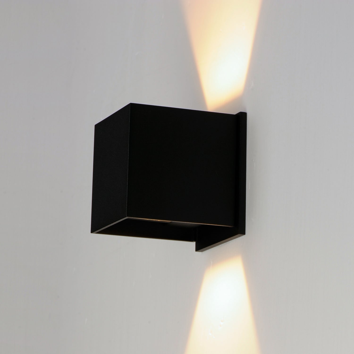 ET2 - E41308-BK - LED Outdoor Wall Sconce - Alumilux Cube - Black