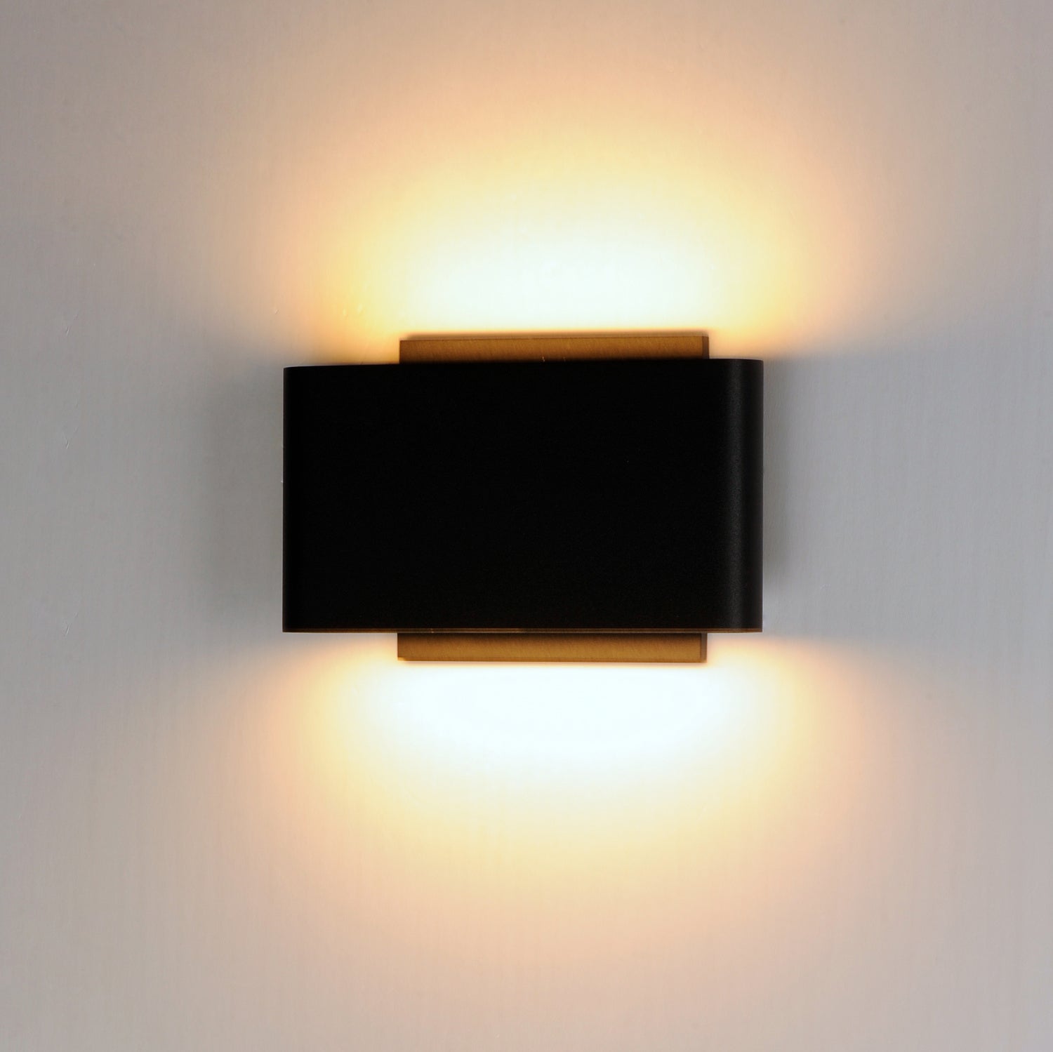 ET2 - E41310-BK - LED Outdoor Wall Sconce - Alumilux Spartan - Black