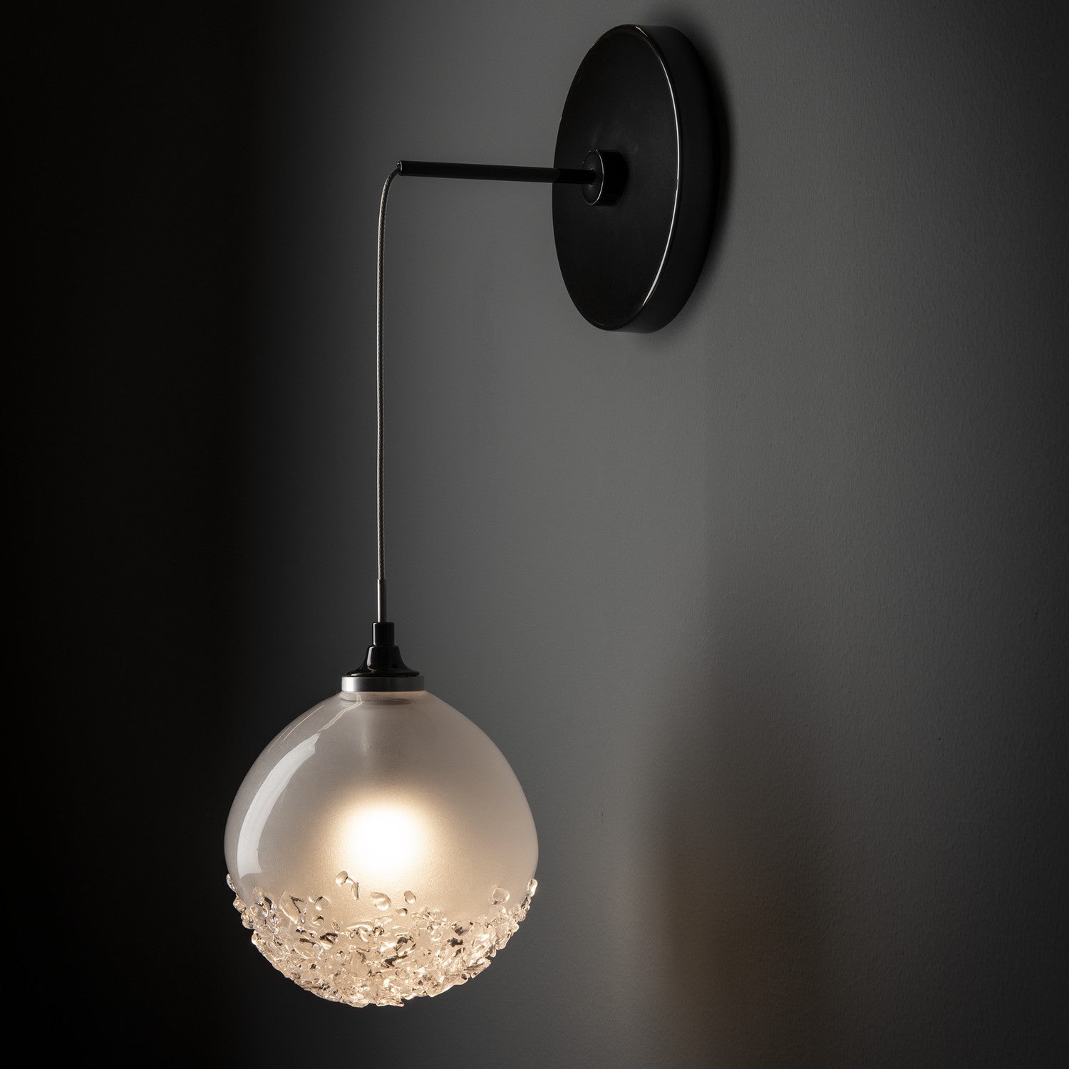 Hubbardton Forge - 208903-SKT-89-FD0750 - Fritz Globe Low Voltage Sconce - Fritz - Ink