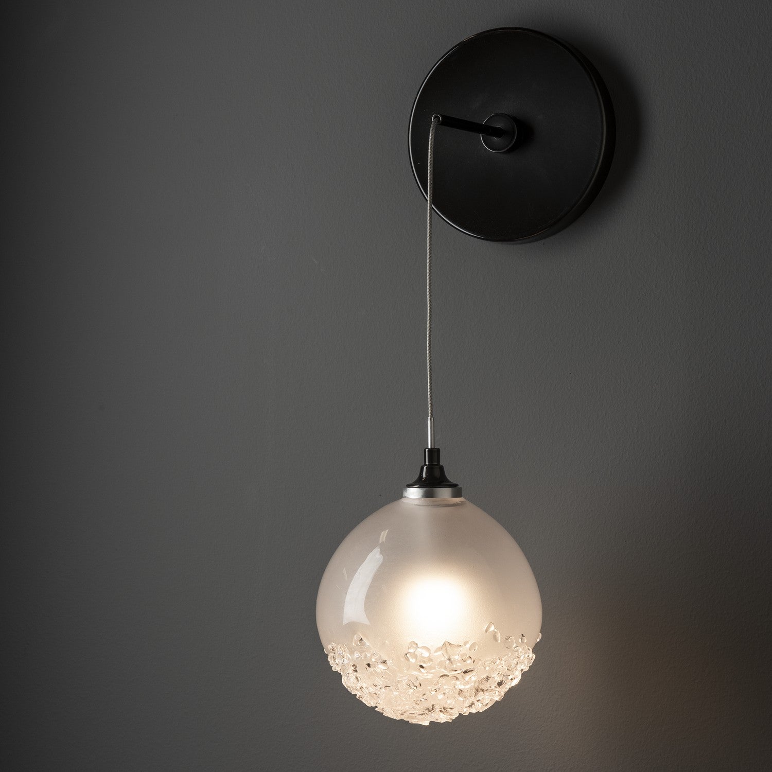 Hubbardton Forge - 208903-SKT-89-FD0750 - Fritz Globe Low Voltage Sconce - Fritz - Ink