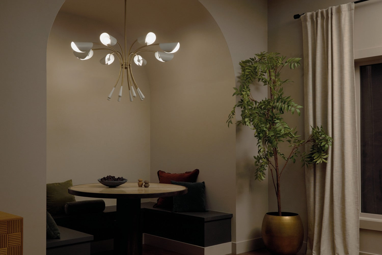 Kichler - 52560CPZWH - Eight Light Chandelier - Arcus - Champagne Bronze