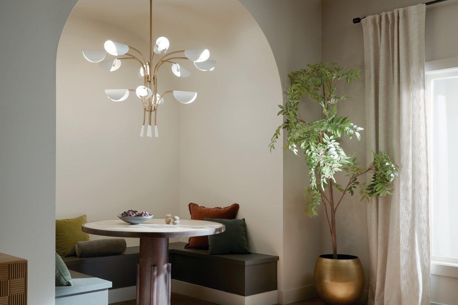 Kichler - 52561CPZWH - 12 Light Chandelier - Arcus - Champagne Bronze
