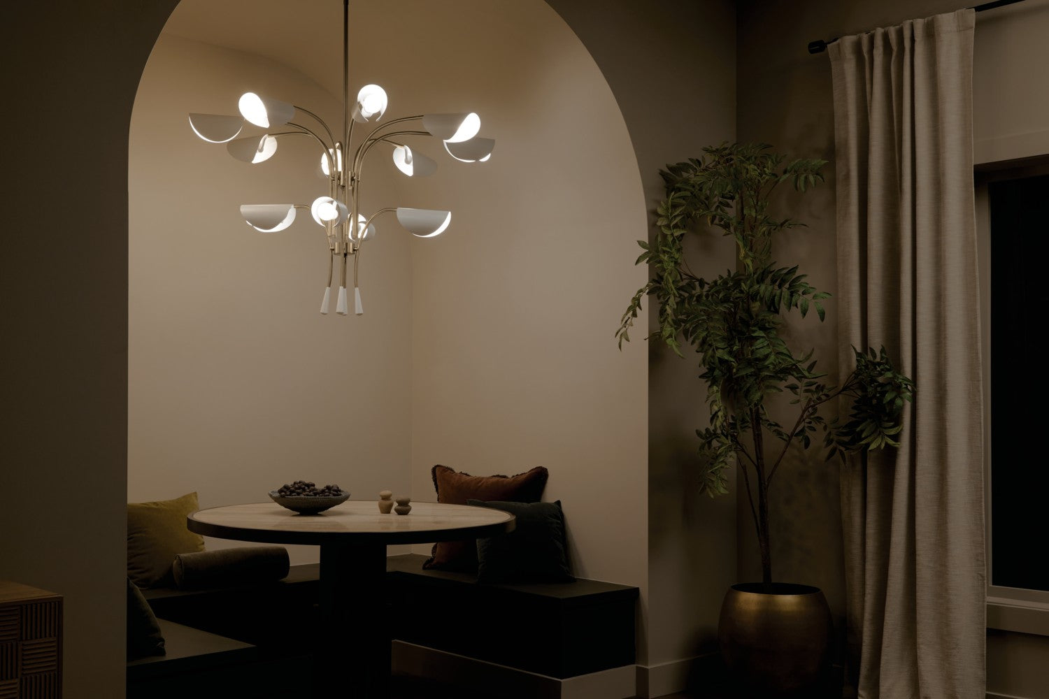 Kichler - 52561CPZWH - 12 Light Chandelier - Arcus - Champagne Bronze