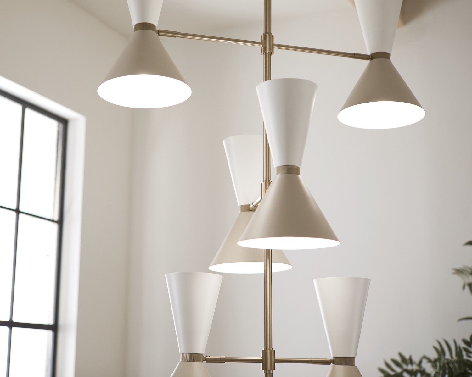 Kichler - 52568CPZGRG - 12 Light Foyer Chandelier - Phix - Champagne Bronze