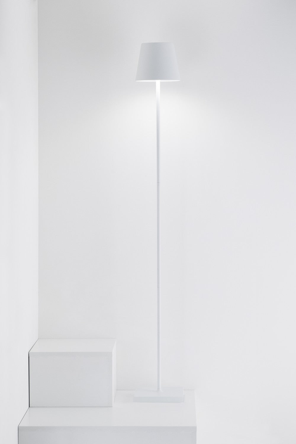 Zafferano - LD0390B4 - LED Floor Lamp - Poldina - White