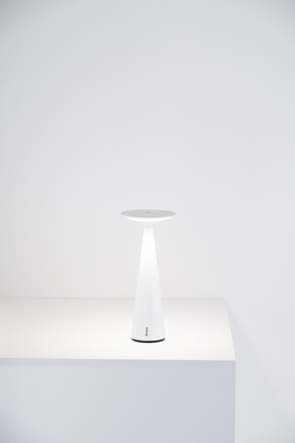 Zafferano - LD0610B3 - LED Table Lamp - Dama - White