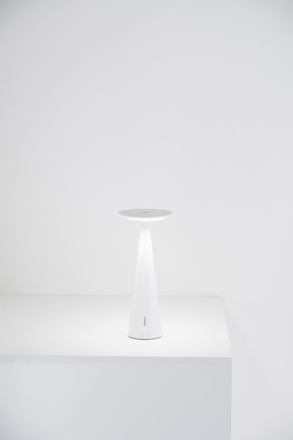 Zafferano - LD0611B3 - LED Table Lamp - Dama - White