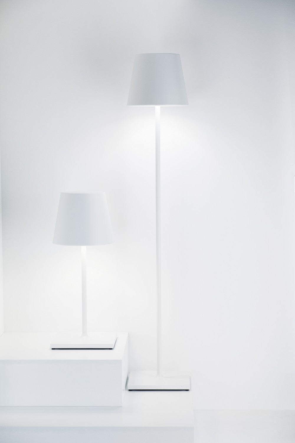 Zafferano - LD0360B3 - LED Floor Lamp - Poldina Pro - White