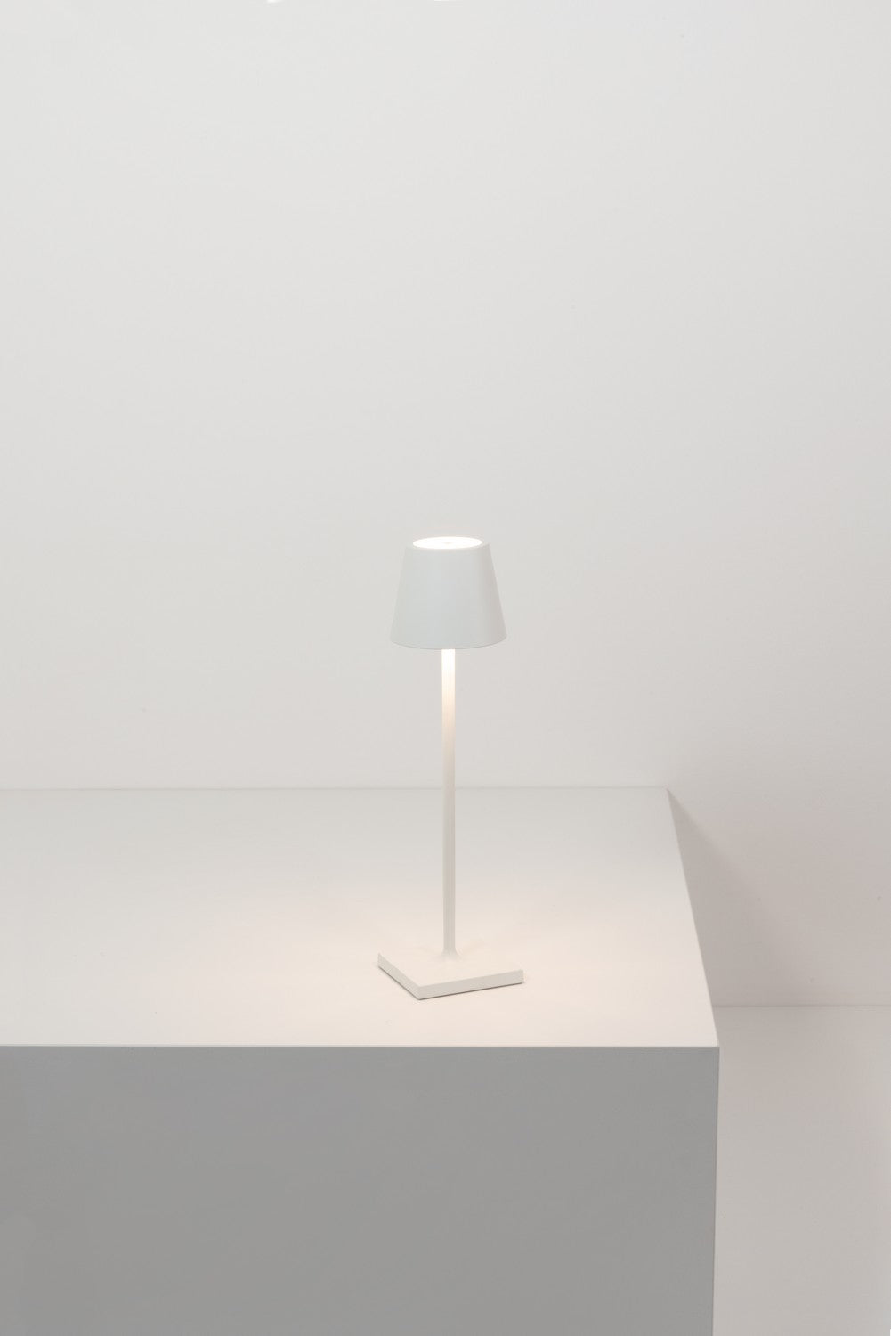 Zafferano - LD0490B3 - LED Table Lamp - Poldina - White