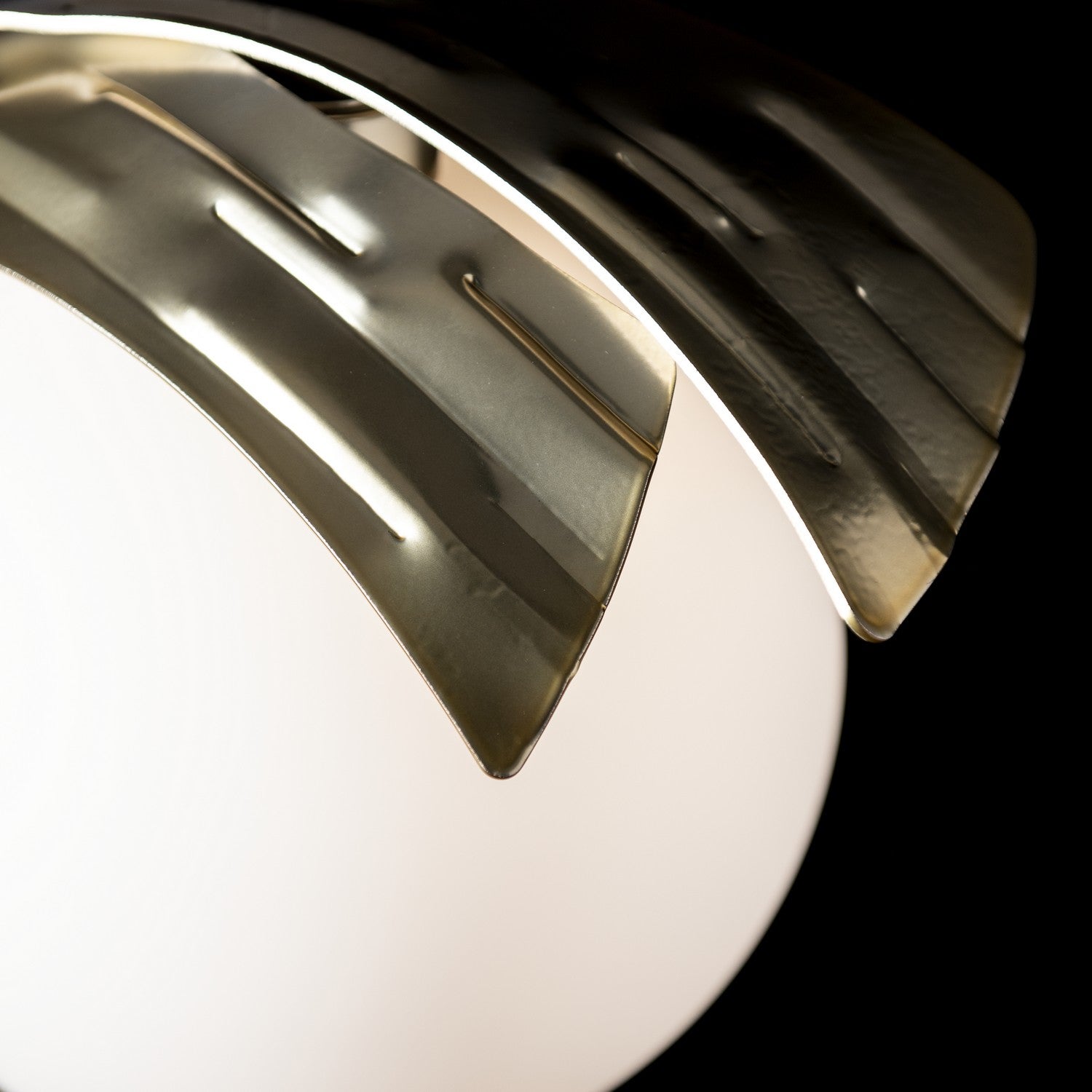Hubbardton Forge - 272111-SKT-86-GG0761 - Crest Table Lamp - Crest - Modern Brass