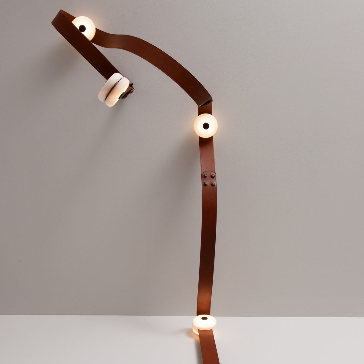 Hubbardton Forge - 402801-LED-STND-10-LC-AR - Snaps Floor-to-Ceiling Plug-in LED Lamp - Snaps - Black