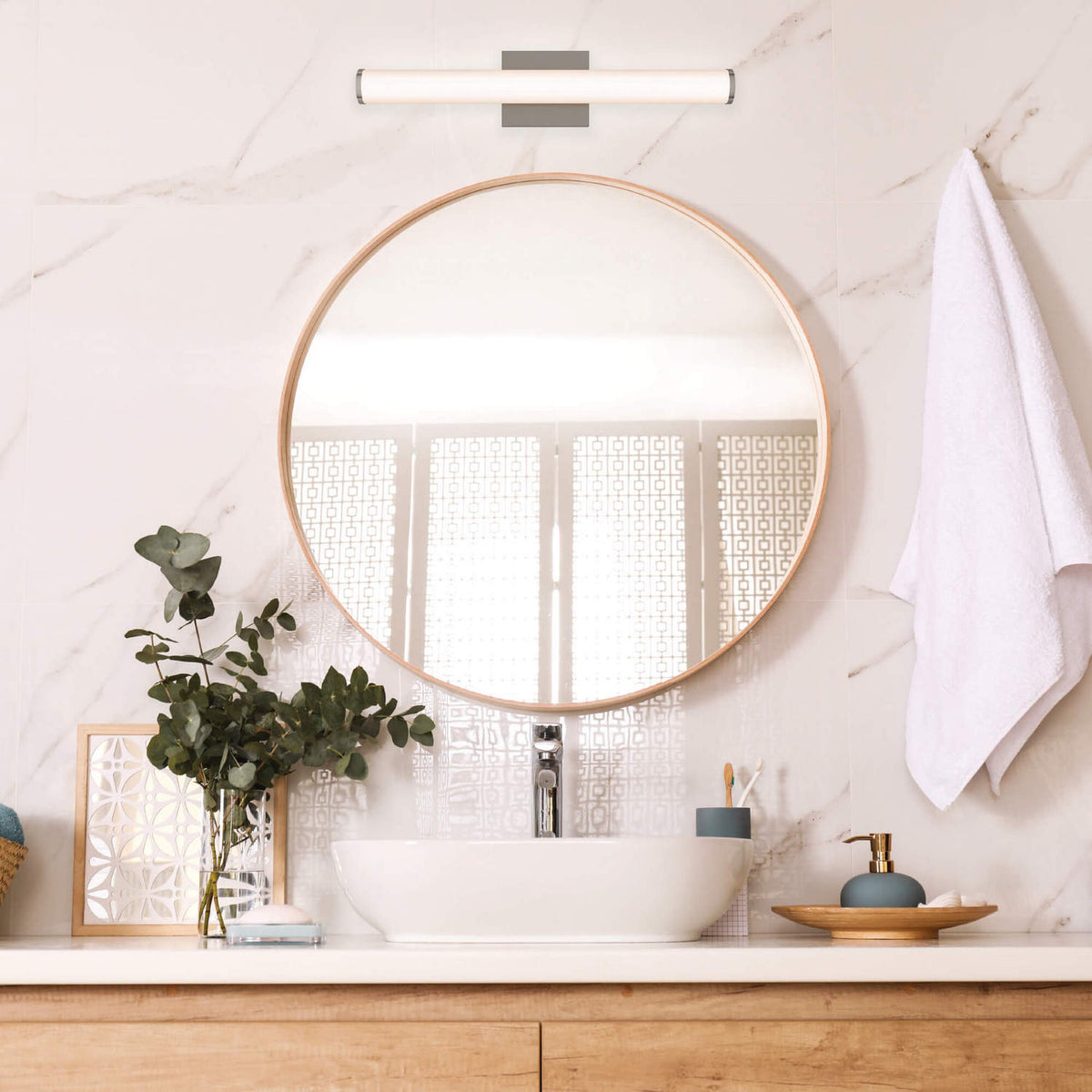 Vela Vanity Light