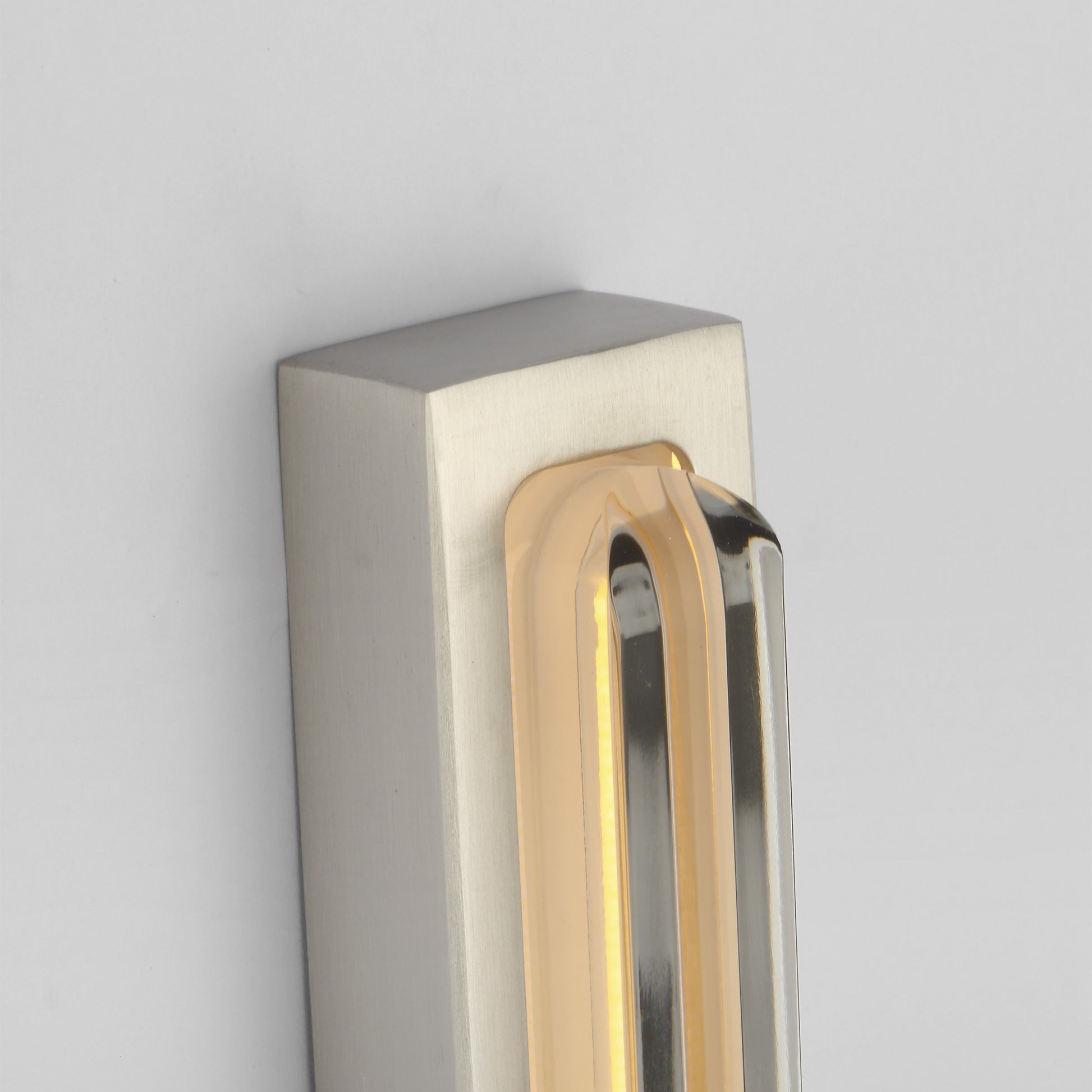 Visual Comfort Modern - SLV82627SNCG - LED Vanity - Bloccare - Satin Nickel