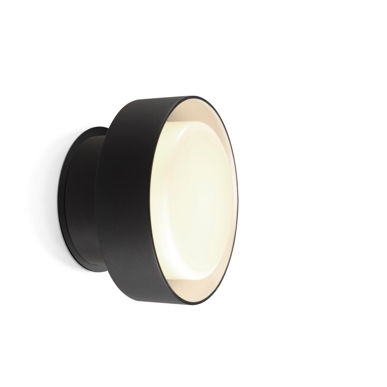 Plaff-on! 16 IP65 Outdoor Wall/Ceiling Light