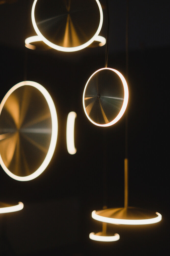 Chrona Dish Vertical Pendant Light